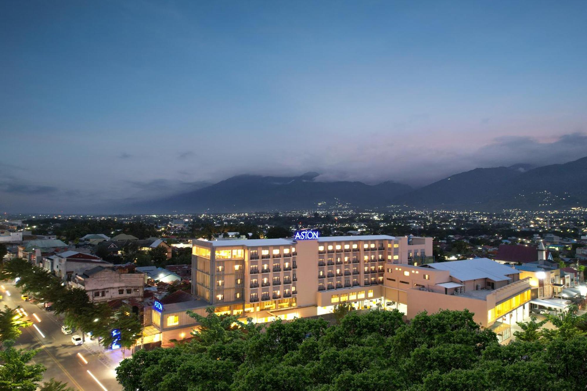 Aston Palu Hotel & Conference Center 外观 照片